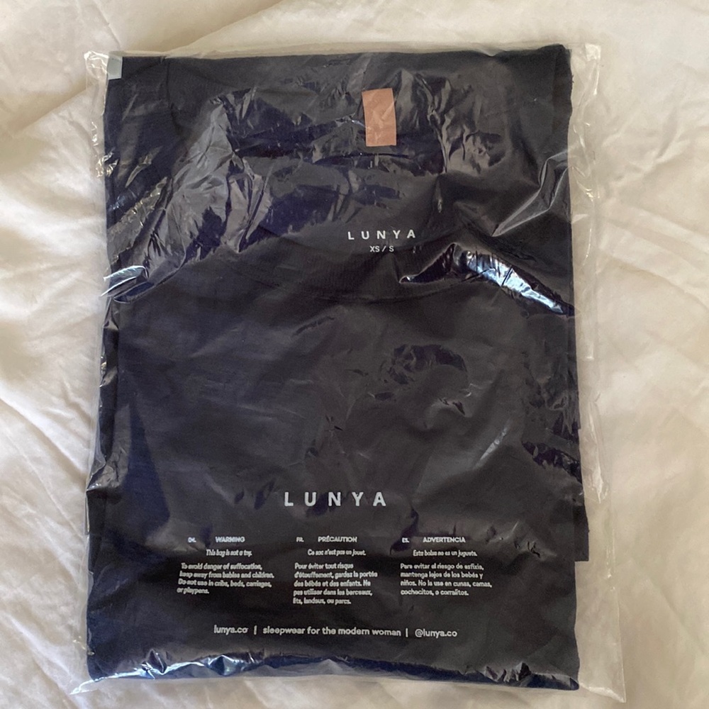 NWT Lunya Everday Tee